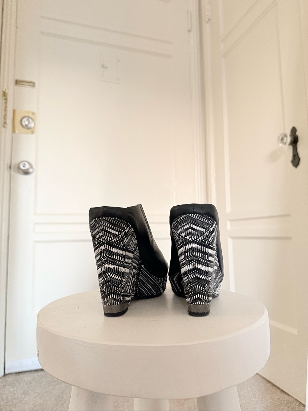 Sam Edelman Black Leather Geometric Pattern Wedge Mules - Picture 3 of 4